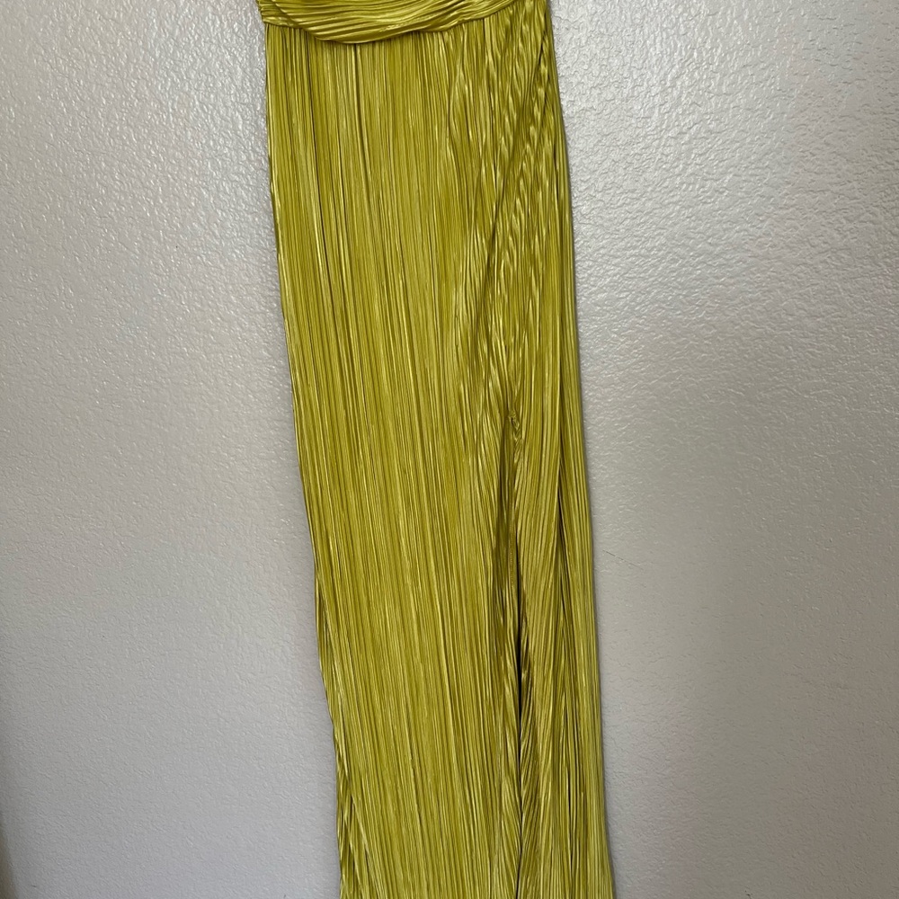 NWOT Poised Performance Chartreuse Plisse One-Shoulder Maxi Dress - Picture 7 of 9